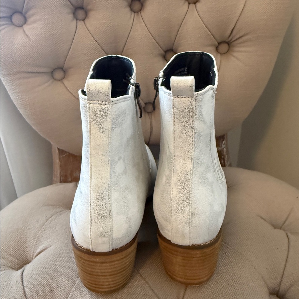 Boutique by Corkys Starboard White Boots - Picture 5 of 10